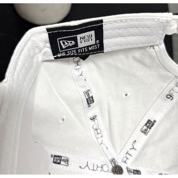 Women's New York Yankees 47 Brand Twins Strap Back White Adjustable Hat Cap NWT - Picture 7 of 8